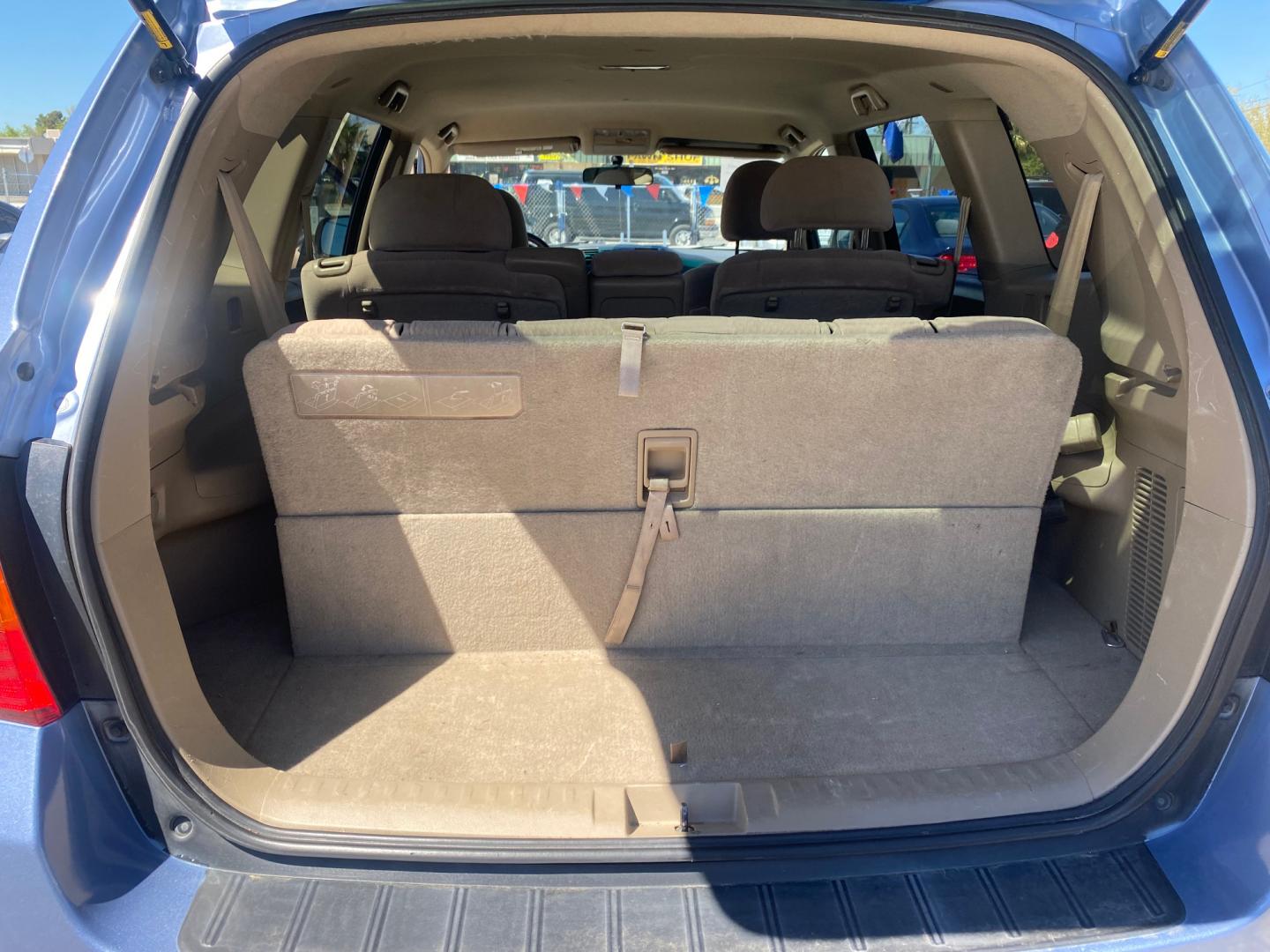 2008 /LIGTH BROWN Toyota Highlander Base 4WD (JTEES41A682) with an 3.5L V6 DOHC 24V engine, 5-Speed Automatic Overdrive transmission, located at 44356 Date Ave., Lancaster, CA, 93534, (661) 945-6555, 34.688919, -118.139374 - Photo#4